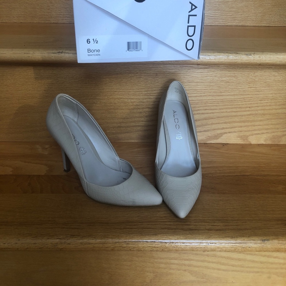 Aldo Waycien style  Neutral bone color heel